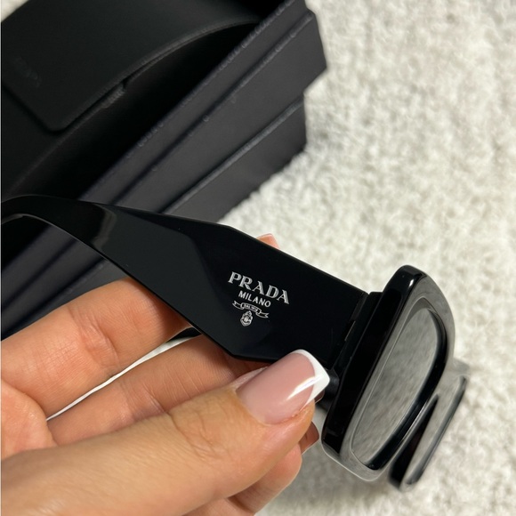 PRADA (Shiny Black)
PR 08YS Sunglasses - Picture 5 of 9